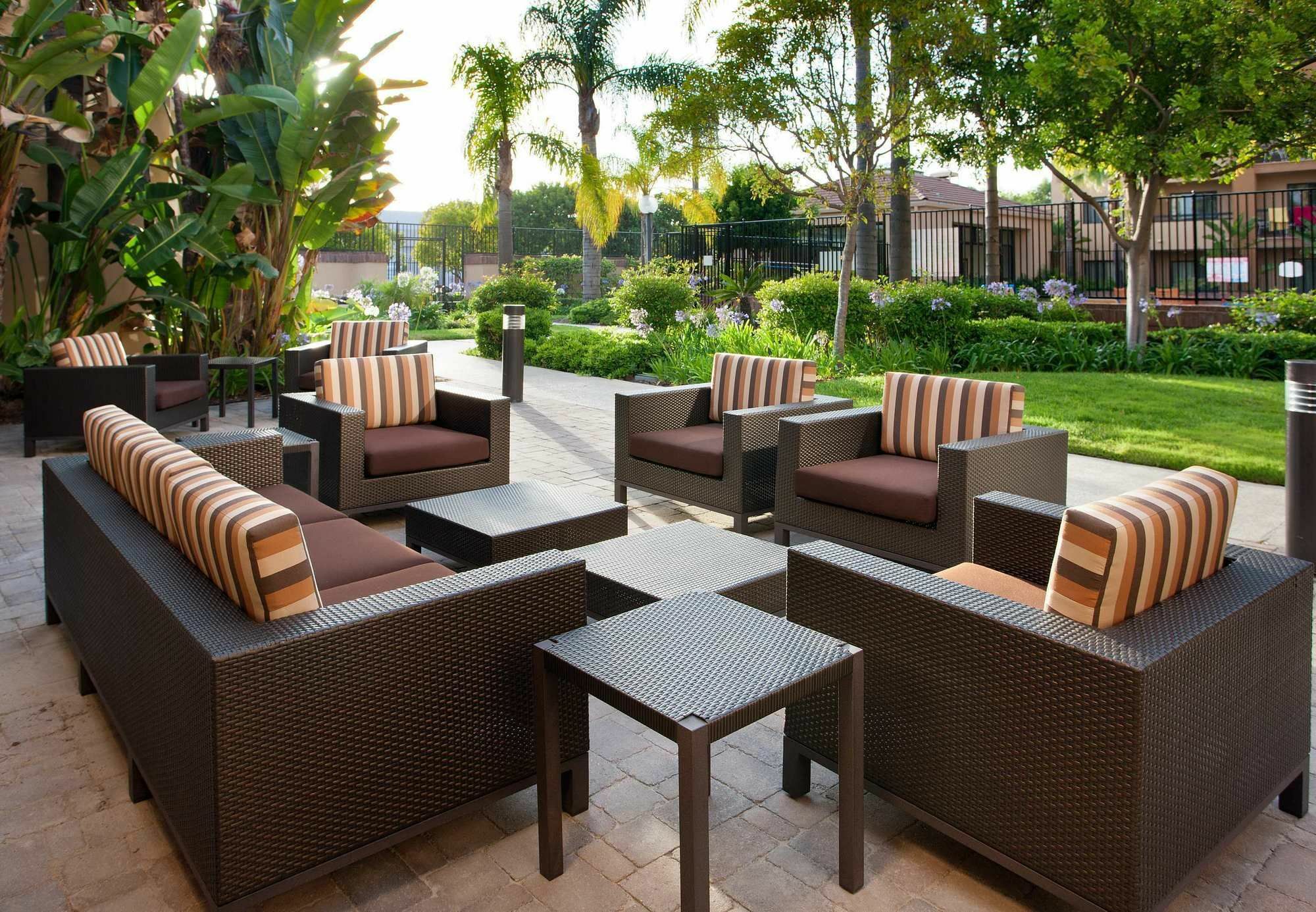Отель Courtyard Costa Mesa South Coast Metro Санта-Ана Экстерьер фото